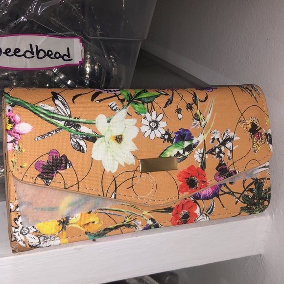 New arrivals spring wallets - Picture 3 of 3